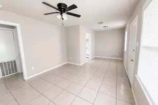 603 Wisteria, La Marque, TX 77568 - Photo 5