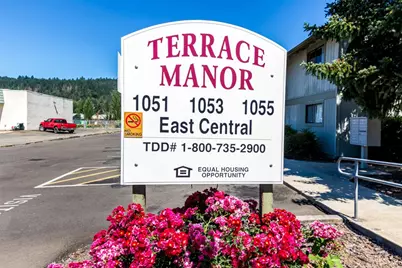 1051 E Central St, Sutherlin, OR 97479 - Photo 9