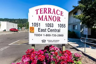 1051 E Central St, Sutherlin, OR 97479 - Photo 9