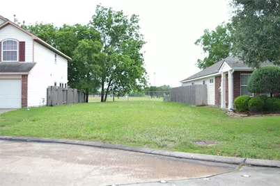 13611 Padgett Drive, Sugar Land, TX 77498 - Photo 5