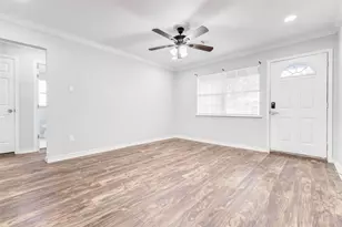 12445 Parkey Ln, Houston, TX 77015 - Photo 9