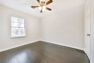 5855 Beldart St, Houston, TX 77033 - Photo 23