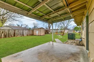 5855 Beldart St, Houston, TX 77033 - Photo 5