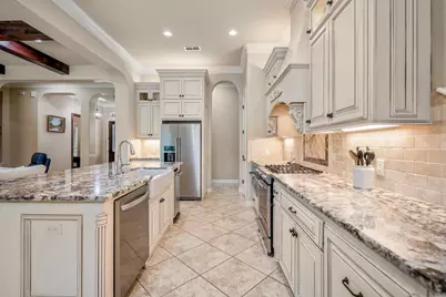 11310 Longmire Creek Court, Conroe, TX 77304 - Photo 11