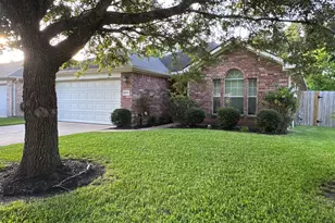 1846 Sherwood Forest Cir, League City, TX 77573 - Photo 1
