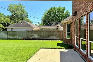 8406 Green Valley Dr, Sugar Land, TX 77479 - Photo 39