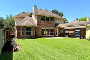 8406 Green Valley Dr, Sugar Land, TX 77479 - Photo 41