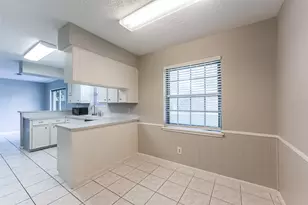 7015 Pine Vista Ln, Houston, TX 77092 - Photo 9
