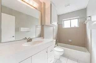7015 Pine Vista Ln, Houston, TX 77092 - Photo 19