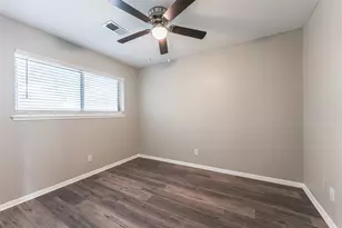 7015 Pine Vista Ln, Houston, TX 77092 - Photo 17
