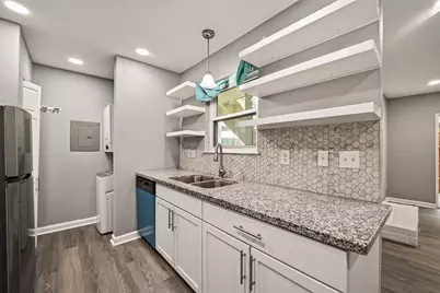 7600 Emmett F Lowry Expressway #313, Texas City, TX 77591 - Photo 9
