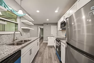 7600 Emmett F Lowry Expressway #313, Texas City, TX 77591 - Photo 5