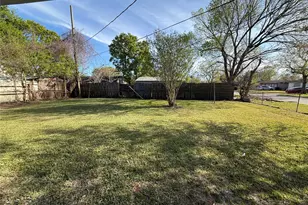 5402 Flamingo Dr, Houston, TX 77033 - Photo 29