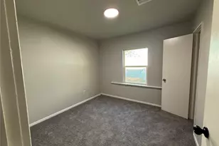 5402 Flamingo Dr, Houston, TX 77033 - Photo 23