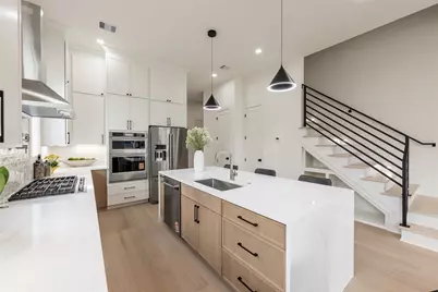 1122 E 27th St #B, Houston, TX 77009 - Photo 9