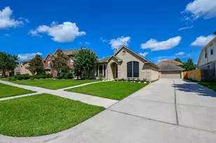 10018 Park Meadow Dr, Houston, TX 77089 - Photo 3