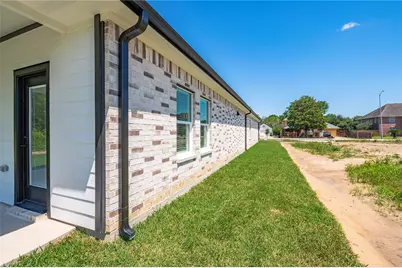 8310 Swiftwater Lane, Houston, TX 77075 - Photo 39