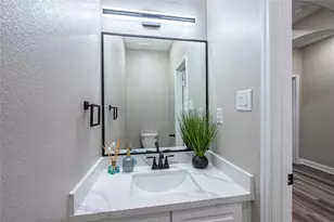 8310 Swiftwater Ln, Houston, TX 77075 - Photo 11