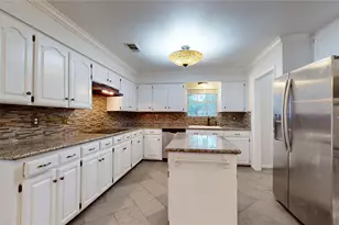 347 Forest Lake Dr, Seabrook, TX 77586 - Photo 11