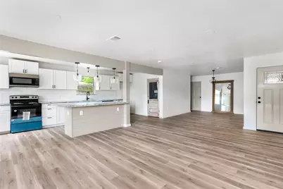 2403 Heather Street, Highlands, TX 77562 - Photo 9