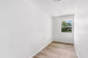 2403 Heather St, Highlands, TX 77562 - Photo 25