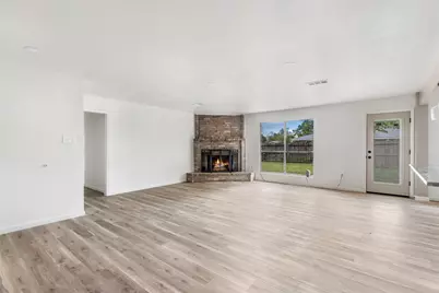 2403 Heather Street, Highlands, TX 77562 - Photo 7