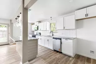 2403 Heather St, Highlands, TX 77562 - Photo 13