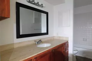 10211 Sugar Branch Dr, Houston, TX 77036 - Photo 9