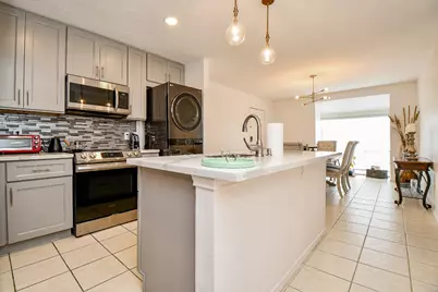 12633 Memorial Drive #114, Houston, TX 77024 - Photo 11