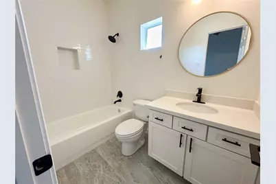 1128 W 26th Street, Houston, TX 77008 - Photo 9