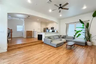 1128 W 26th St, Houston, TX 77008 - Photo 11