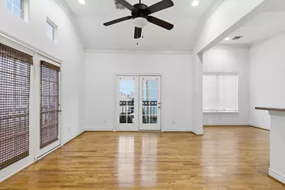 1303 Sherwood Point Lane, Houston, TX 77043 - Photo 23