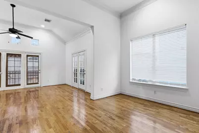 1303 Sherwood Point Lane, Houston, TX 77043 - Photo 27