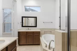 1303 Sherwood Point Ln, Houston, TX 77043 - Photo 35