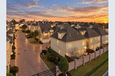 1303 Sherwood Point Lane, Houston, TX 77043 - Photo 47