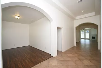 5611 Plum Point Court, Sugar Land, TX 77479 - Photo 5