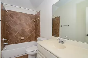 5611 Plum Point Ct, Sugar Land, TX 77479 - Photo 9