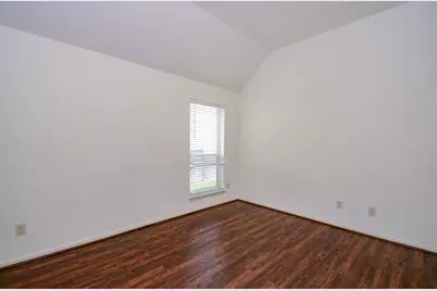 5611 Plum Point Court, Sugar Land, TX 77479 - Photo 7