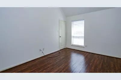 5611 Plum Point Court, Sugar Land, TX 77479 - Photo 11