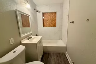 5835 Southseas St, Houston, TX 77033 - Photo 9