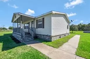 13515 Matthew Dr, Alvin, TX 77511 - Photo 3