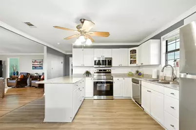 7215 Beau Rue Street, Hitchcock, TX 77563 - Photo 15