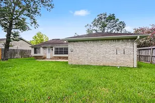 16215 Barcelona Dr, Friendswood, TX 77546 - Photo 15