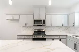 9909 Dipping Woods St, Houston, TX 77076 - Photo 3