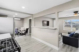 5914 Southcrest St St, Houston, TX 77033 - Photo 11