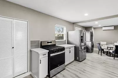 5914 Southcrest St Street, Houston, TX 77033 - Photo 9