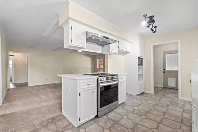 802 Riverside Drive, Hillcrest Village, TX 77511 - Photo 9