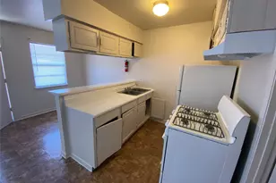 9425 Scott St, Houston, TX 77051 - Photo 7