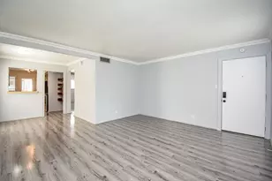 5202 Arboles Dr, Houston, TX 77035 - Photo 5