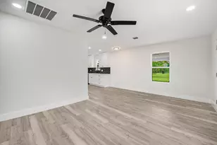 318 N Columbia St, Angleton, TX 77515 - Photo 11